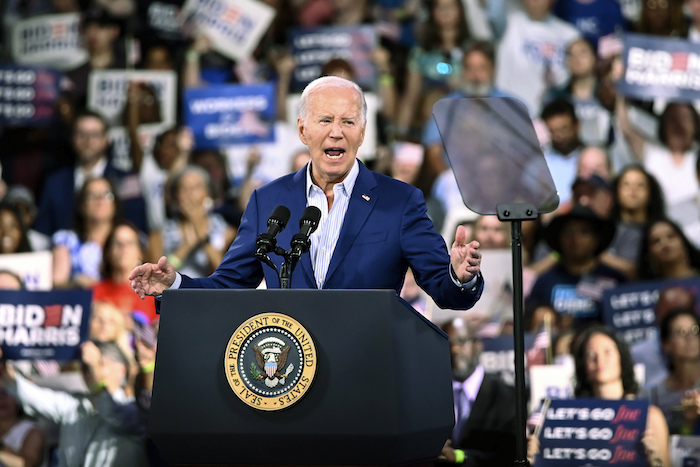 El Presidente estadounidense Joe Biden habla durante un mitin de campaña en Raleigh, Carolina del Norte, el viernes 28 de junio de 2024.