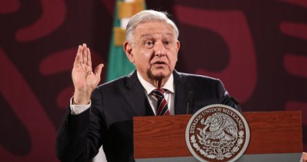 Andrés Manuel López Obrador, Presidente de México, durante conferencia matutina en Palacio Nacional.