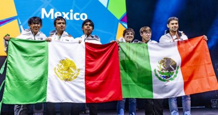 La Olimpiada Internacional de Matemáticas (OIM) es el campeonato mundial de matemáticas para estudiantes de educación media superior, y se desarrolla anualmente en un país distinto. Con la victoria, México se coloca en el lugar 24 de 108 países que participan en la competencia.