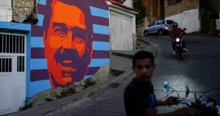 Un mural de campaña a favor del Presidente de Venezuela, Nicolás Maduro, que busca la reelección para un tercer mandato, en Caracas, Venezuela, el 17 de julio de 2024.