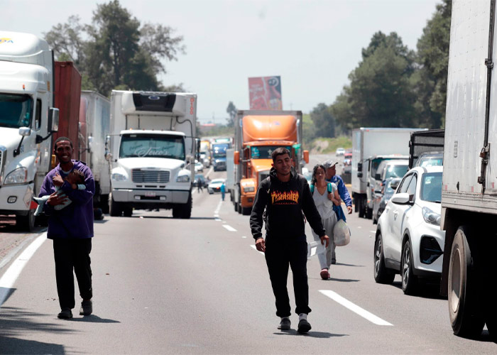 bloqueo-autopista-mexico-puebla-4