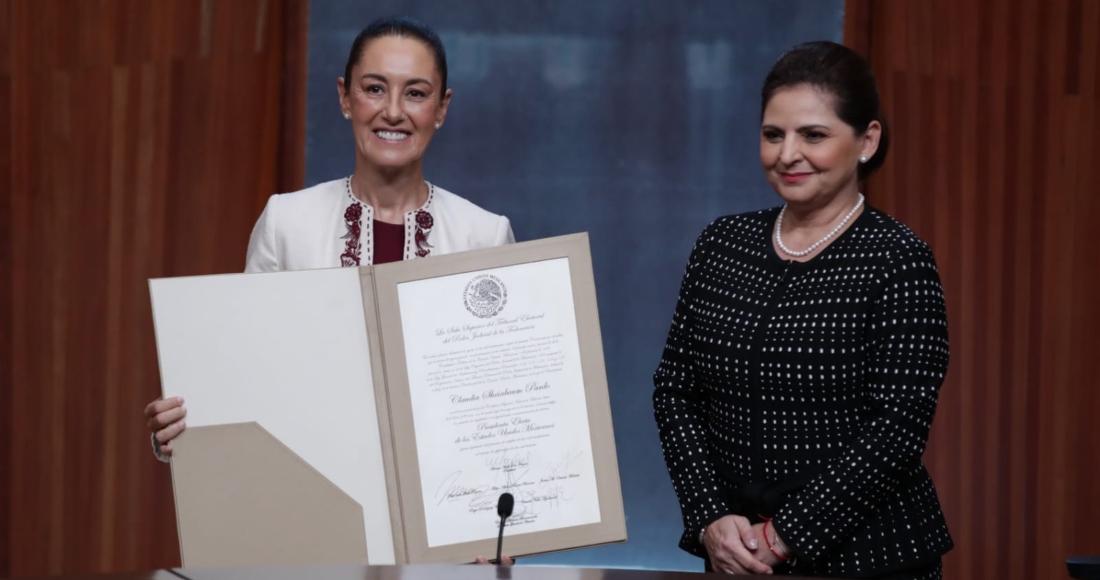 Mónica Aralí Soto Fregoso, Magistrada presidenta del Tribunal Electoral del Poder Judicial de la Federación (TEPJF), entregó este jueves la constancia de mayoría a Claudia Sheinbaum Pardo por su triunfo en las elecciones presidenciales del pasado 2 de junio, con lo que se convirtió oficialmente en la Presidenta electa de México.