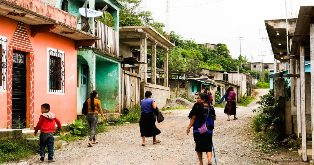 Cientos de personas se han visto obligadas a abandonar sus hogares debido al incremento de violencia en los límites entre las comunidades de Chenalhó y Pantelhó.