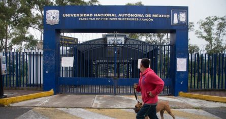 En Ciudad Nezahualcóyotl, la lluvia se rebasó el sistema de drenaje y provocó inundaciones en varias calles, lo que afectó las colonias Valle de Aragón y Bosques de Aragón, en donde se localiza la Facultad de la UNAM.