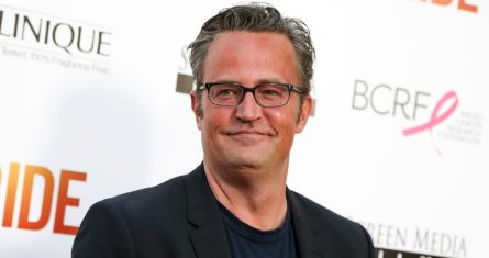 Matthew Perry asiste al estreno de "Ride" en Los Ángeles el 28 de abril de 2015.