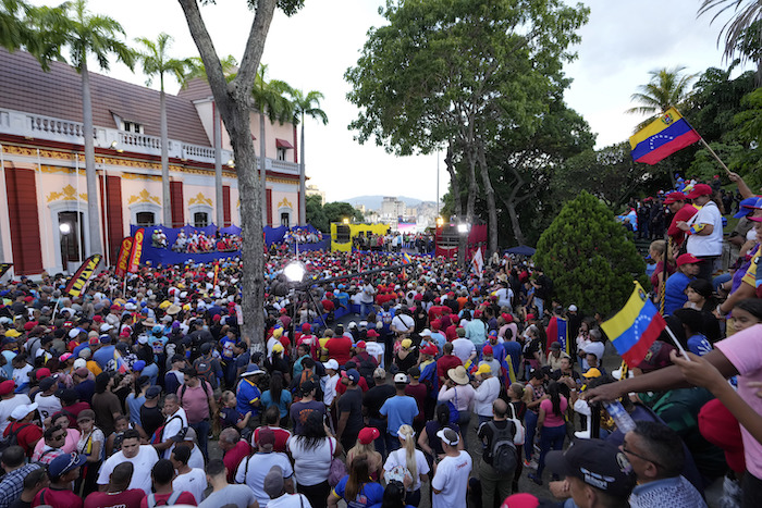 Partidarios del Presidente Nicolás Maduro se reúnen para una manifestación gubernamental en Caracas, Venezuela, el sábado 3 de agosto de 2024.