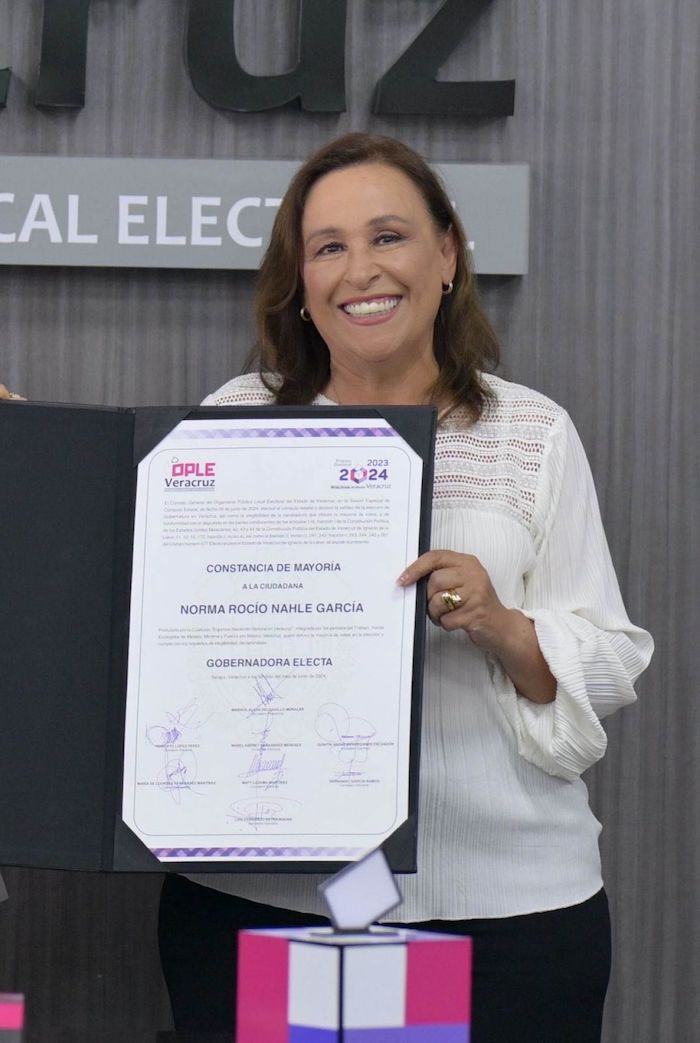 El pasado 9 de junio de 2024, la morenista Rocío Nahle García recibió la constancia de mayoría que la acredita como Gobernadora electa de Veracruz.