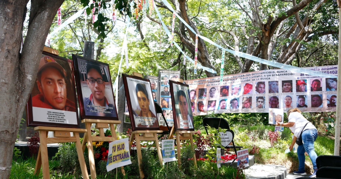 Integrantes de diferentes colectivos de familiares de víctimas de desaparición forzada celebraron una misa era Alameda Granados Maldonado en conmemoración del Día Internacional de las Víctimas de Desapariciones Forzadas. 