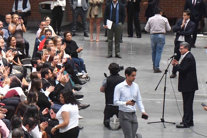 Ricardo Monreal, Diputado federal y coordinador de Morena, ofrece un mensaje la bancada de su partido y a las de sus aliados previo a la sesión ordinaria que se llevará en la sede alterna "Sala de Armas", en la que se contempla discutir la iniciativa de reforma al Poder Judicial.