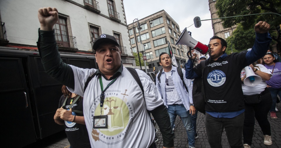 Trabajadores del Poder Judicial protestaron en las inmediaciones de la Suprema Corte de Justicia de la Nación (SCJN) cerrando y clausurando simbólicamente todos los accesos al edificio de la Corte en protesta por la reforma Judicial en proceso de aprobación o rechazo, el 28 de agosto de 2024.