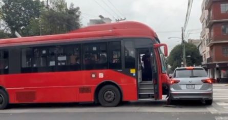 El Centro de Control solicitó los servicios de emergencia, quienes realizaron 12 valoraciones médicas de las personas heridas, de las cuales cuatro requirieron traslado preventivo a un centro hospitalario.