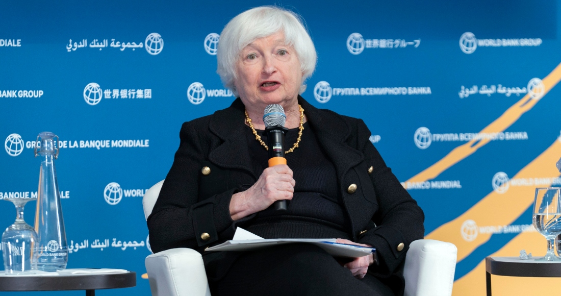 La Secretaria del Tesoro Janet Yellen habla durante un foro en las reuniones anuales del Banco Mundial y del Fondo Monetario Internacional en Washington, el martes 22 de octubre de 2024.