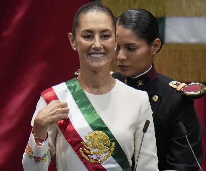 Claudia Sheinbaum con la banda presidencial en la ceremonia de toma de posesión como primera presidenta de México en Ciudad de México, el martes 1 de octubre de 2024. 