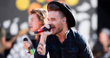 En esta imagen de archivo, los integrantes de One Direction Liam Payne (derecha) y Harry Styles actúan en el programa "Good Morning America" de la cadena ABC en Rumsey Playfield/SummerStage, el 4 de agosto de 2015, en Nueva York.