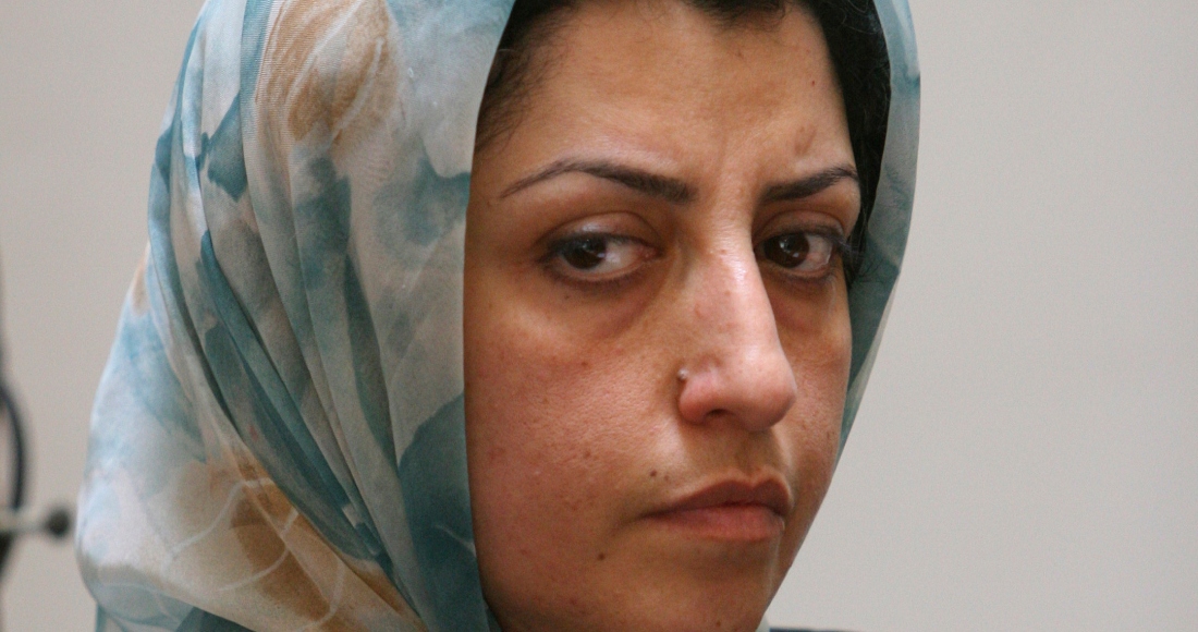 La activista y defensora de los derechos humanos Narges Mohammadi se presenta a una reunión sobre los derechos de las mujeres, en Teherán, Irán, el 27 de agosto de 2007.