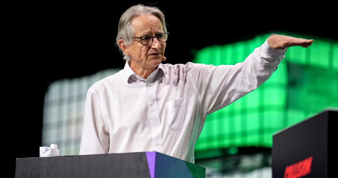 El pionero de la inteligencia artificial Geoffrey Hinton habla en la Conferencia Collison en Toronto, el miércoles 19 de junio de 2024. 