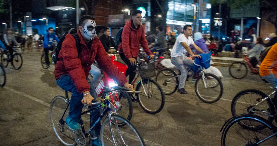 semovi-paseo-nocturno-dia-de-muertos