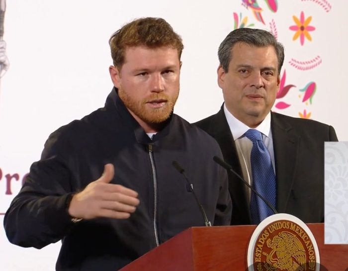 Canelo Álvarez durante su visita a la mañanera de este viernes