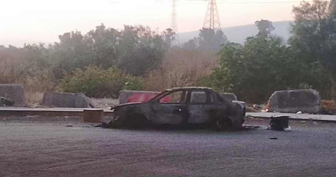 Carro calcinado en Guanajuato