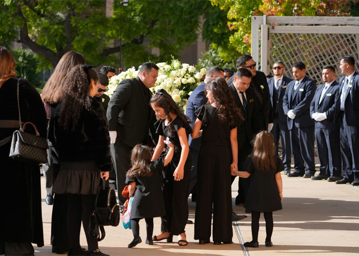 familiares-de-fernando-valenzuela-durante-su-funeral