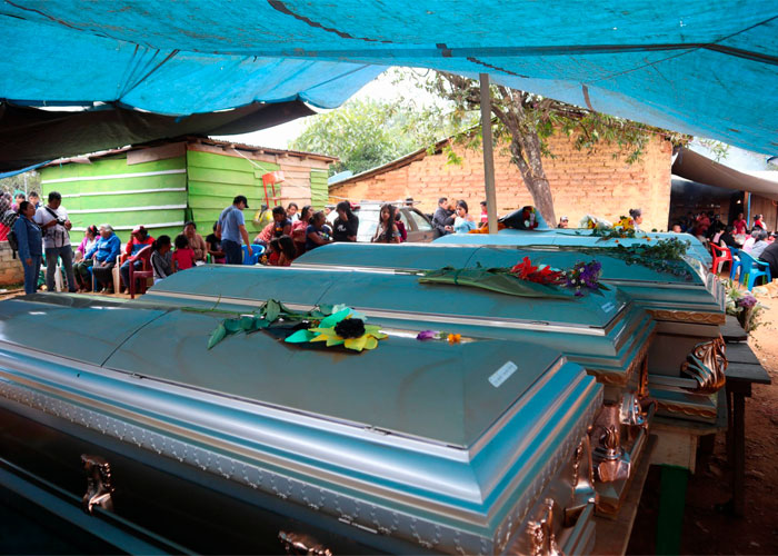 funeral-de-once-personas-que-fueron-asesinadas-en-chautipan-guerrero-6