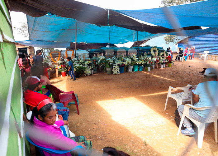 funeral-de-once-personas-que-fueron-asesinadas-en-chautipan-guerrero-7