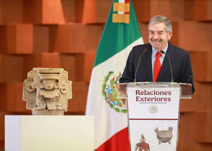 El Secretario Juan Ramón de la Fuente