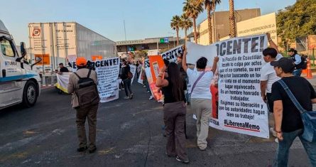 manifestantes-carretera-mexico-queretaro