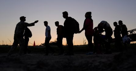 Migrantes, ¿cuánto generan en EU? El 8% del PIB