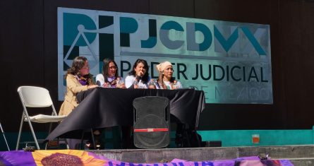 Conferencia de prensa de víctimas de feminicidio en el Poder Judicial de CdMx.