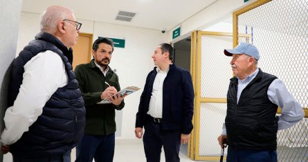 zoé-robledo-titular-del-imss-en-una-visita-de-inspección-en-ciudad-juárez