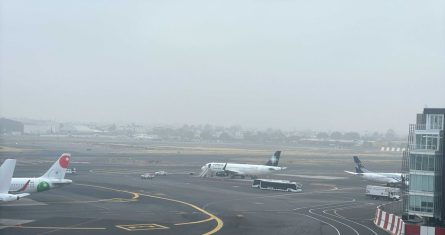 Un banco de niebla en el Aeropuerto Internacional de la Ciudad de México (AICM).