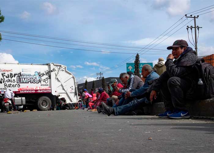 Bloqueos en Ecatepec por parte de trabajadores del SUTEYM se mantiene por segundo día.