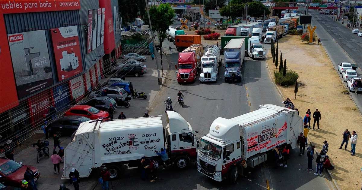 Bloqueos en Ecatepec por parte de trabajadores del SUTEYM se mantiene por segundo día.