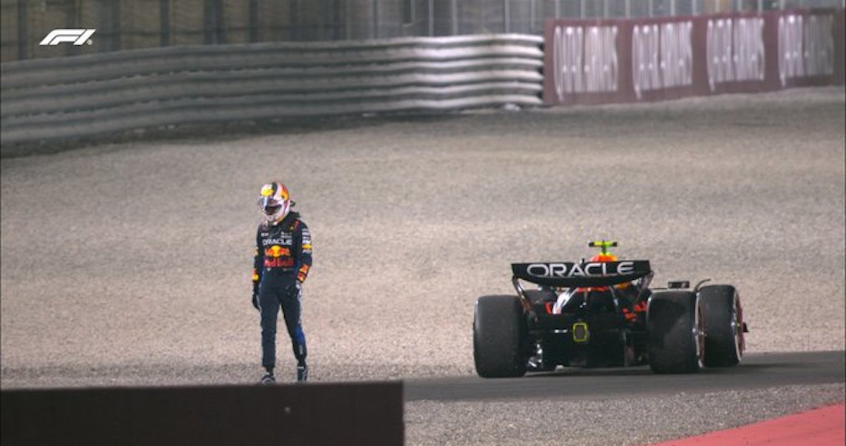 Checo Pérez abandonó la carrera