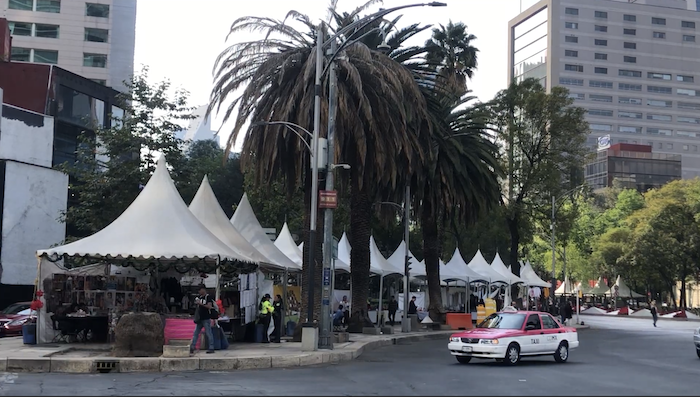 Comerciantes en Paseo de la Reforma venderán productos hasta el 6 de enero de 2024.