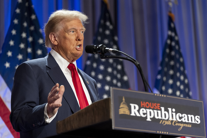 Donald Trump durante una reunión de la Conferencia Republicana de la Cámara de Representantes.