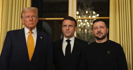 Los presidentes de Estados Unidos, Francia y Ucrania reunidos para hablar del fin de la guerra.