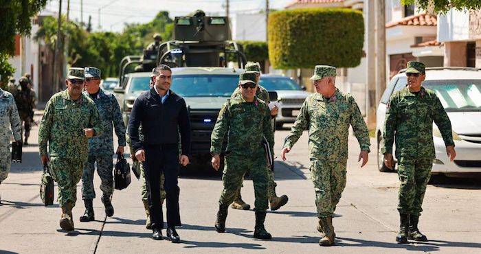 Harfuch en Sinaloa para revisar estrategia de seguridad