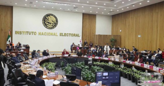 Comisión aprueba anteproyecto para las boletas que se usarán en la elección judicial.