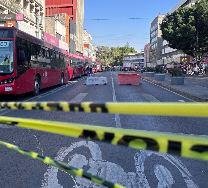 Trabajadores de la plaza en Izazaga 89