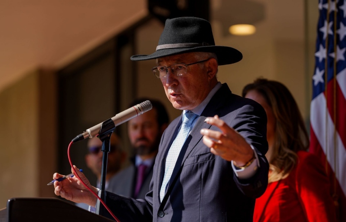 Ken Salazar advierte riesgos para el T-MEC