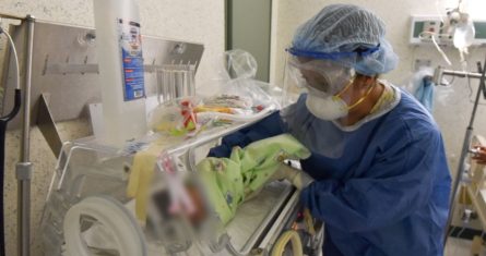 La Secretaría de Salud (SSa) emitió el pasado martes una alerta epidemiológica por el brote en varios hospitales del Estado de México de una bacteria, Klebsiella oxytoca.