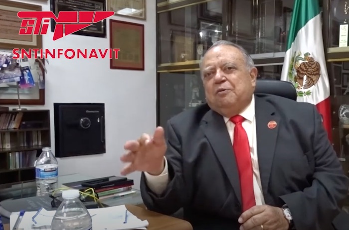 El arquitecto Rafael Riva Palacio lleva 47 años como líder sindical de Infonavit. 