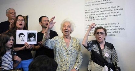 La organización Abuelas de Plaza de Mayo revelaron que encontraron al nieto 138, desaparecido durante la dicatura argentina.