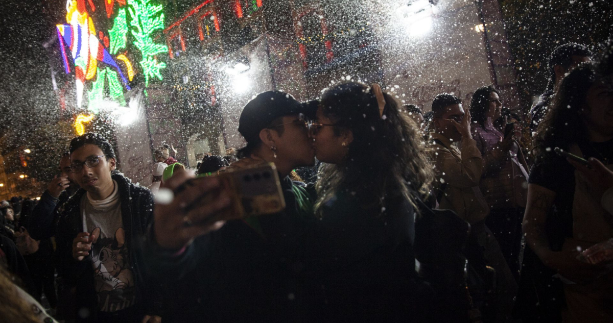 La nieve artificial en el Zócalo podrá disfrutarse cada 15 minutos o cada media hora.