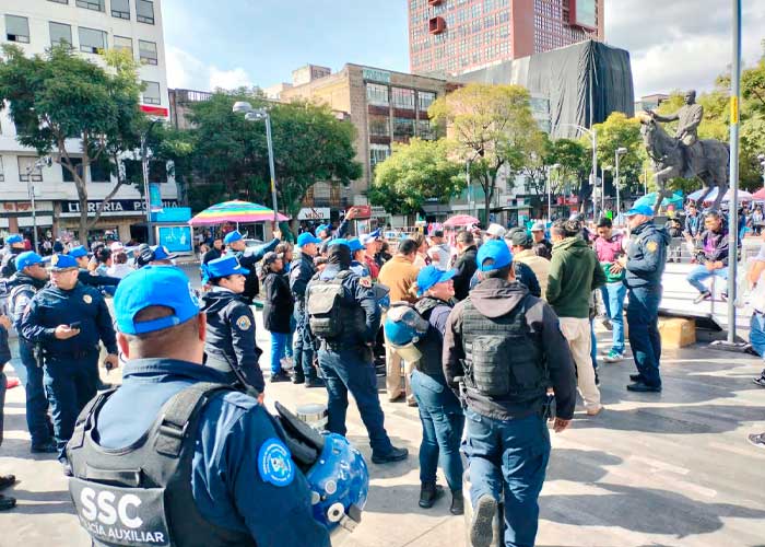 El Gobierno de la CdMx pone en marcha operativo para retirar el ambulantaje de Bellas Artes.