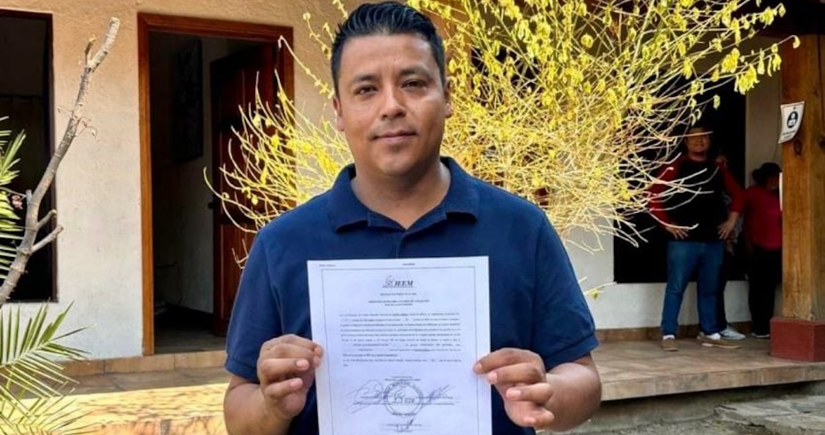 Pedro Luis Hernández de Paz, Alcalde del municipio de Santo Tomás de los Plátanos, en el Estado de México, quien es buscado como parte del "Operativo Enjambre" por presuntos vínculos con el crimen organizado