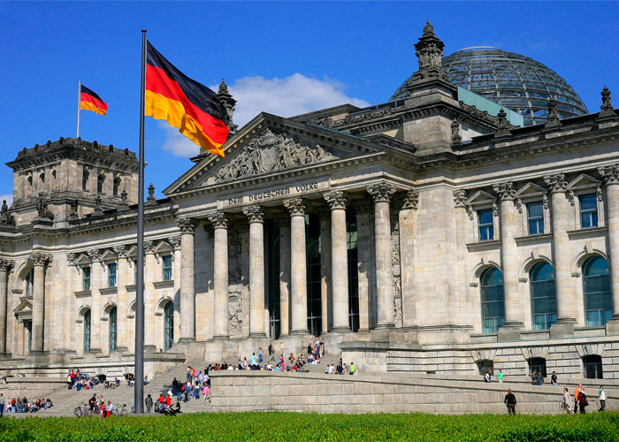 Presidente de Alemania disuelve el Parlamento