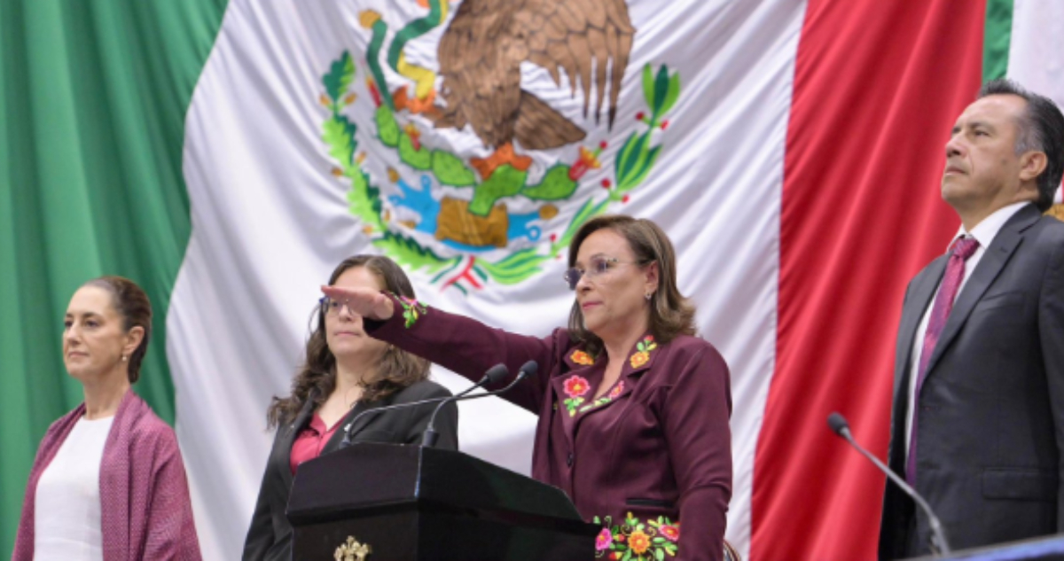 La Presidenta Claudia Sheinbaum Pardo y la Gobernadora de Veracruz, Rocío Nahle en su toma de protesta.